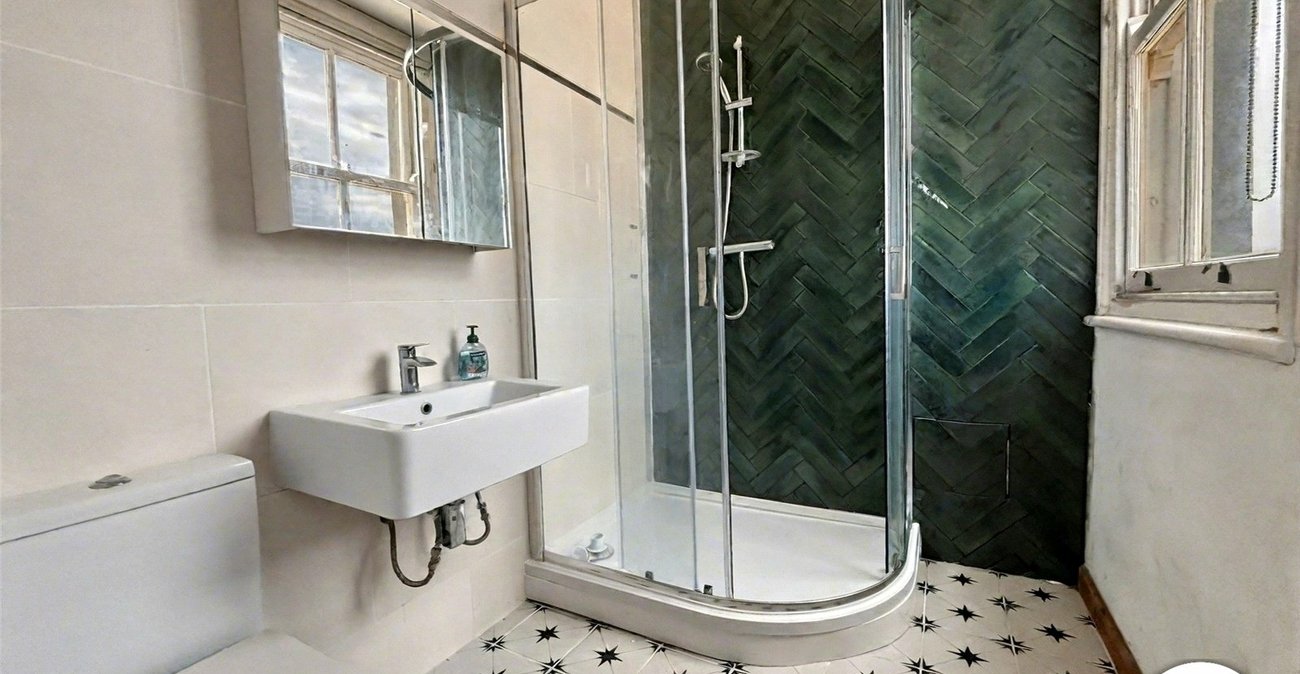 2 bedroom property to rent in Bexley | Robinson Jackson
