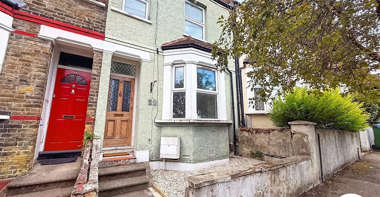 3 bedroom house to rent in London | 