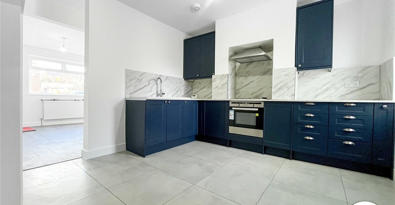 3 bedroom house to rent in Wainscott | Robinson Michael & Jackson