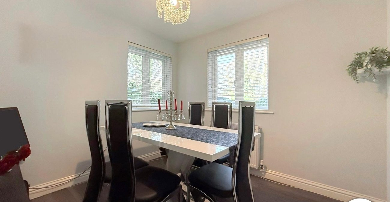 5 bedroom house to rent in Chatham | Robinson Michael & Jackson