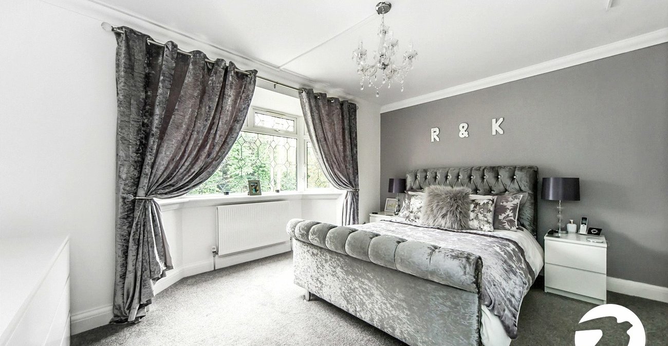 5 bedroom house to rent in Rainham | Robinson Michael & Jackson