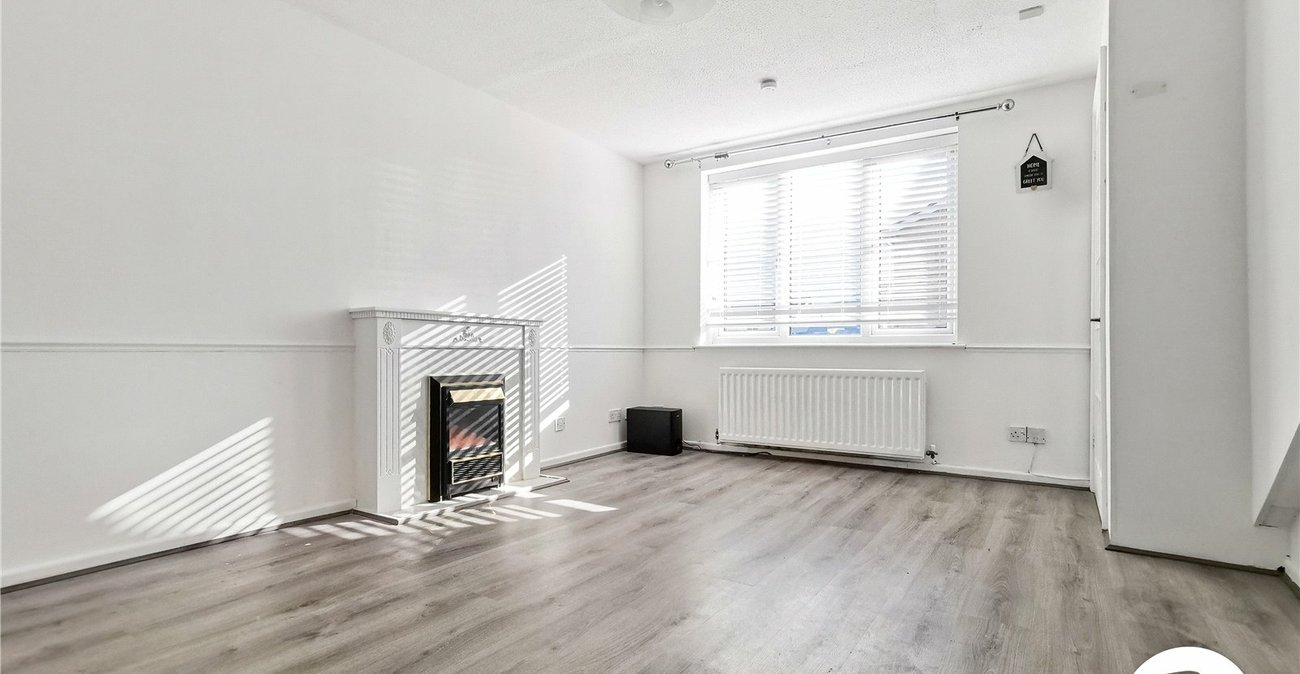 2 bedroom house to rent in Erith | Robinson Jackson