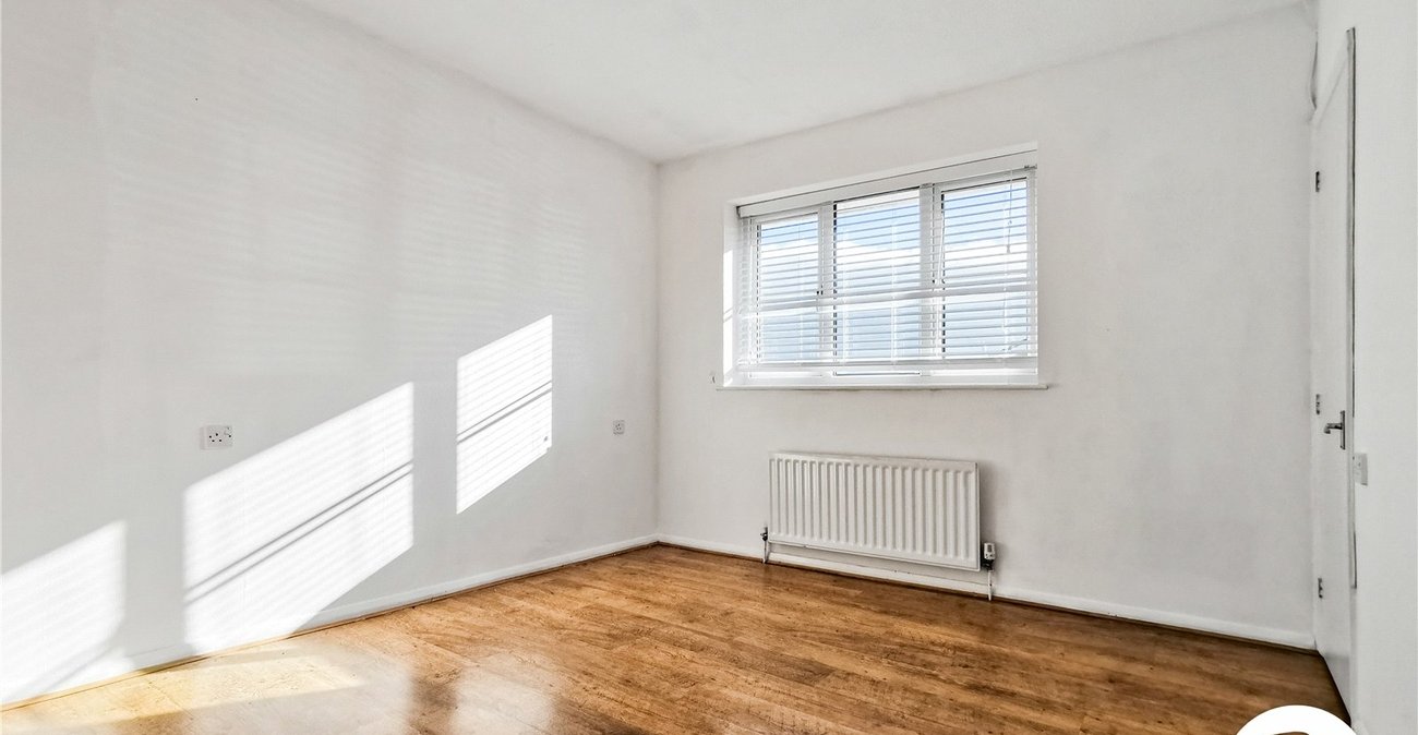 2 bedroom house to rent in Erith | Robinson Jackson