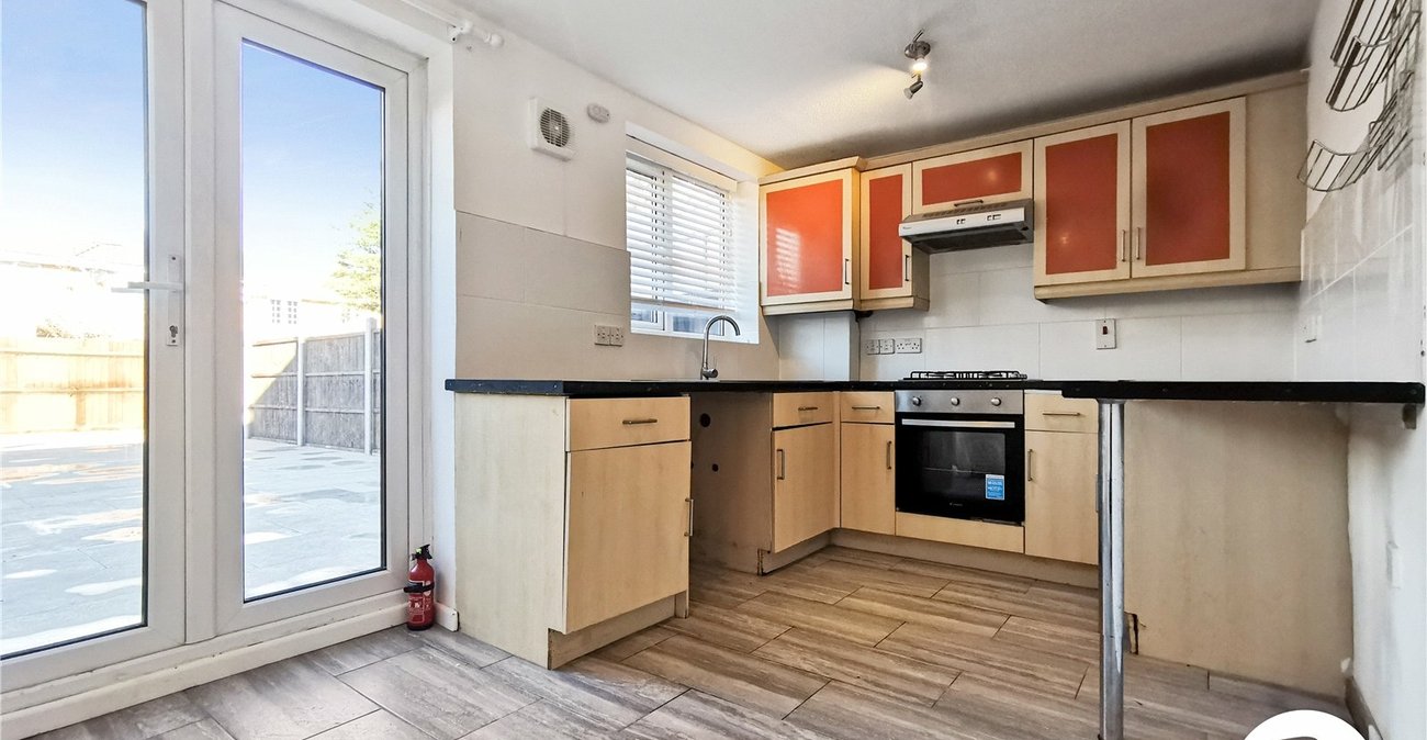 2 bedroom house to rent in Erith | Robinson Jackson