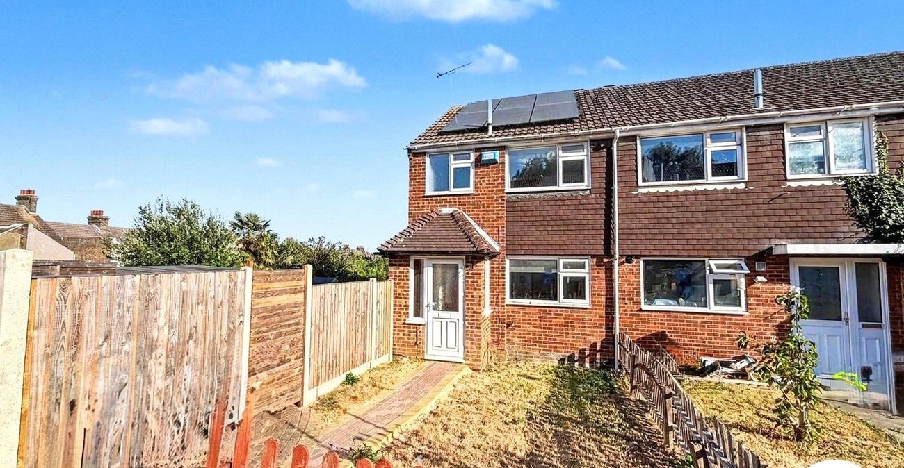 2 bedroom house to rent in Sittingbourne | Robinson Michael & Jackson