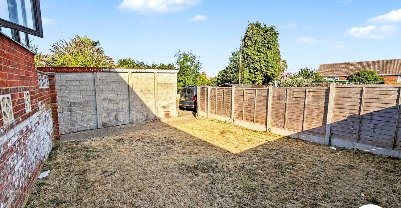 2 bedroom house to rent in Sittingbourne | Robinson Michael & Jackson