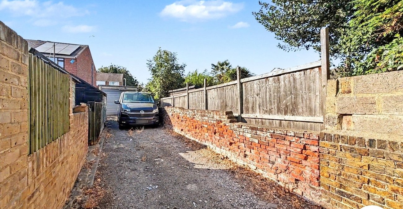 2 bedroom house to rent in Sittingbourne | Robinson Michael & Jackson