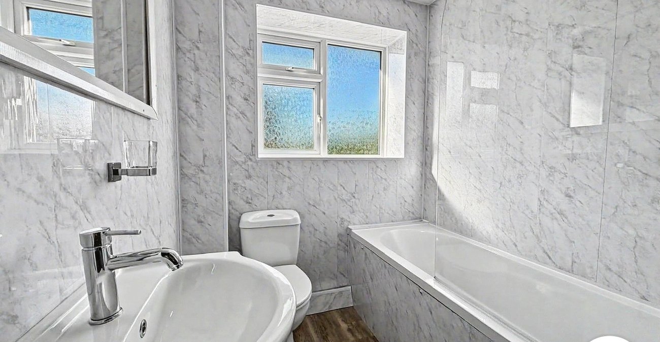 2 bedroom house to rent in Sittingbourne | Robinson Michael & Jackson