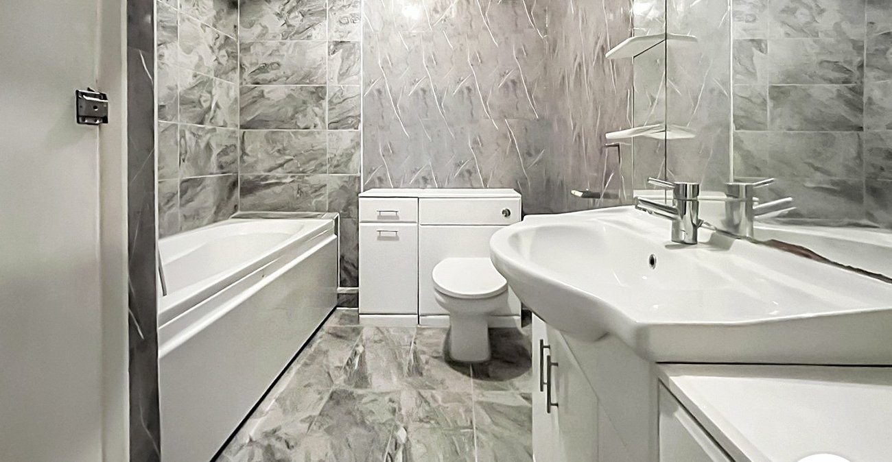 3 bedroom house to rent in Dartford | Robinson Jackson