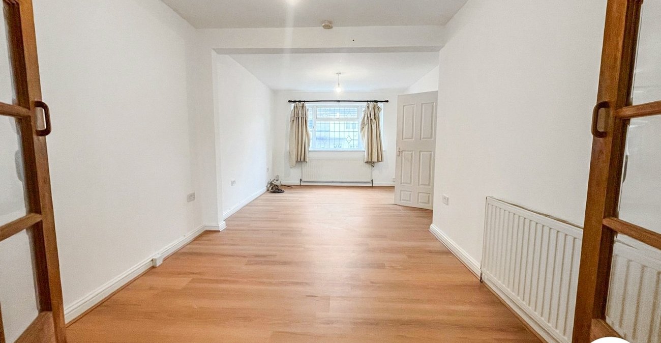 3 bedroom house to rent in Dartford | Robinson Jackson