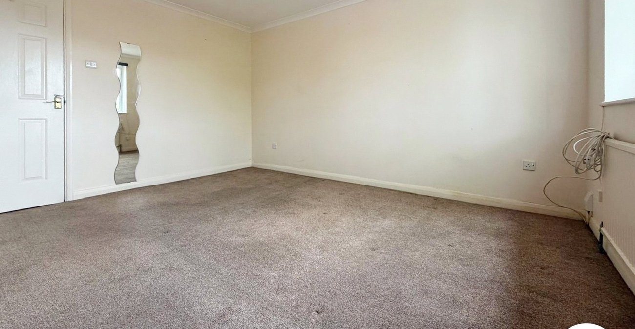 2 bedroom house to rent in Chatham | Robinson Michael & Jackson