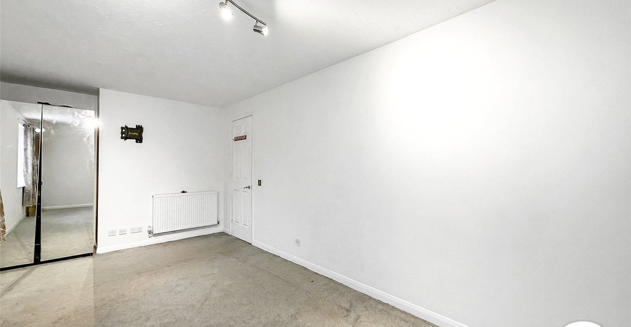 2 bedroom property to rent in Thamesmead | 