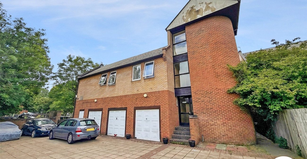 2 bedroom property to rent in Thamesmead | 