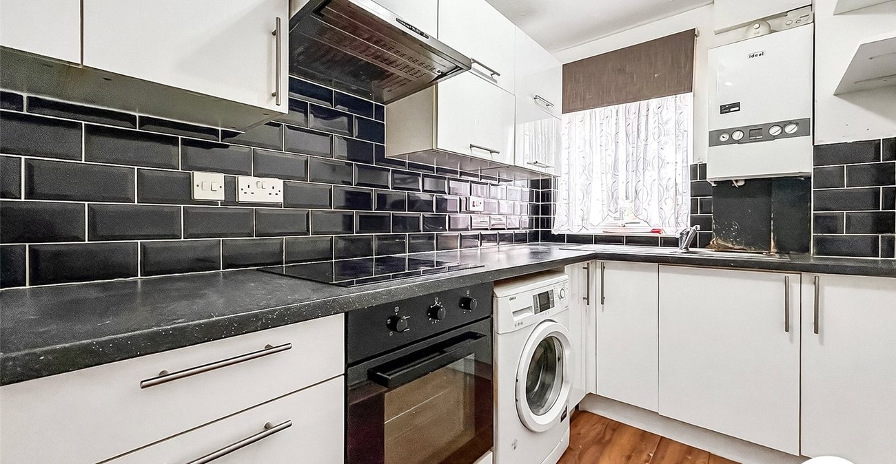 2 bedroom property to rent in Thamesmead | 