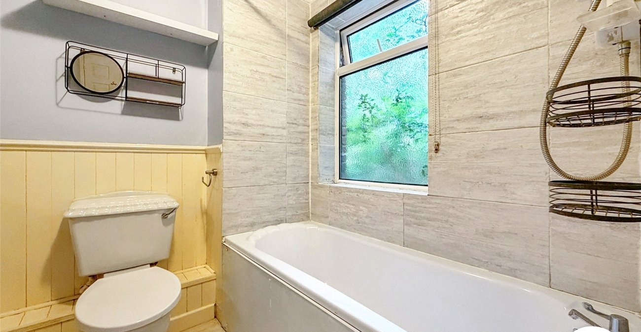 2 bedroom property to rent in Thamesmead | 