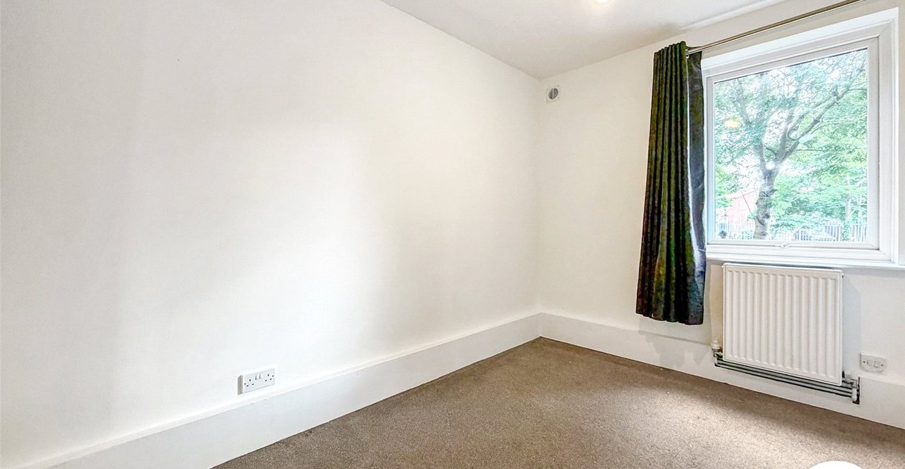 2 bedroom property to rent in Thamesmead | 
