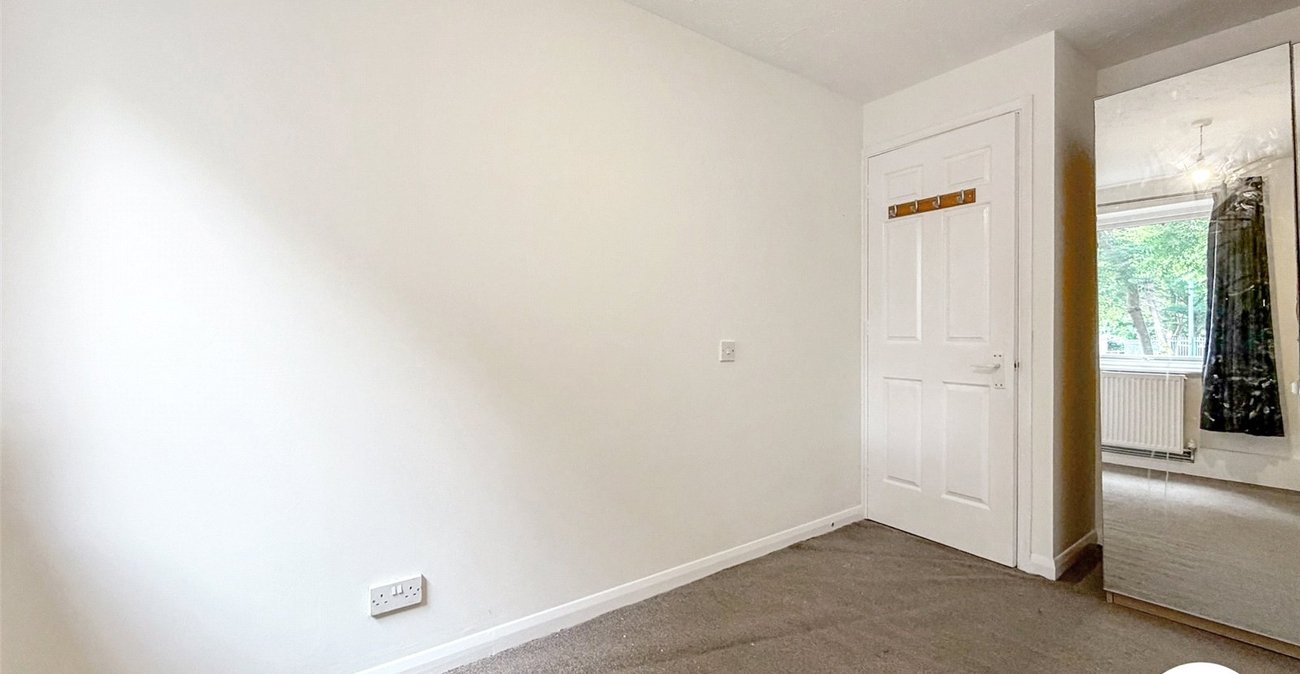 2 bedroom property to rent in Thamesmead | 