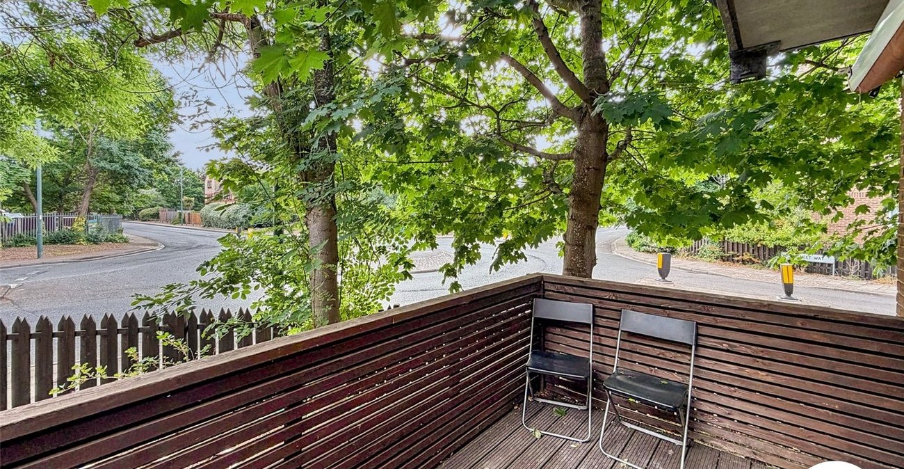 2 bedroom property to rent in Thamesmead | 