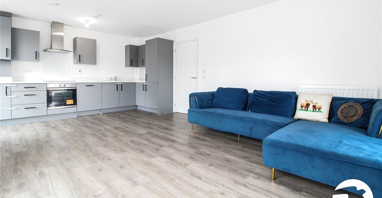 2 bedroom property to rent in Western Cross | Robinson Michael & Jackson