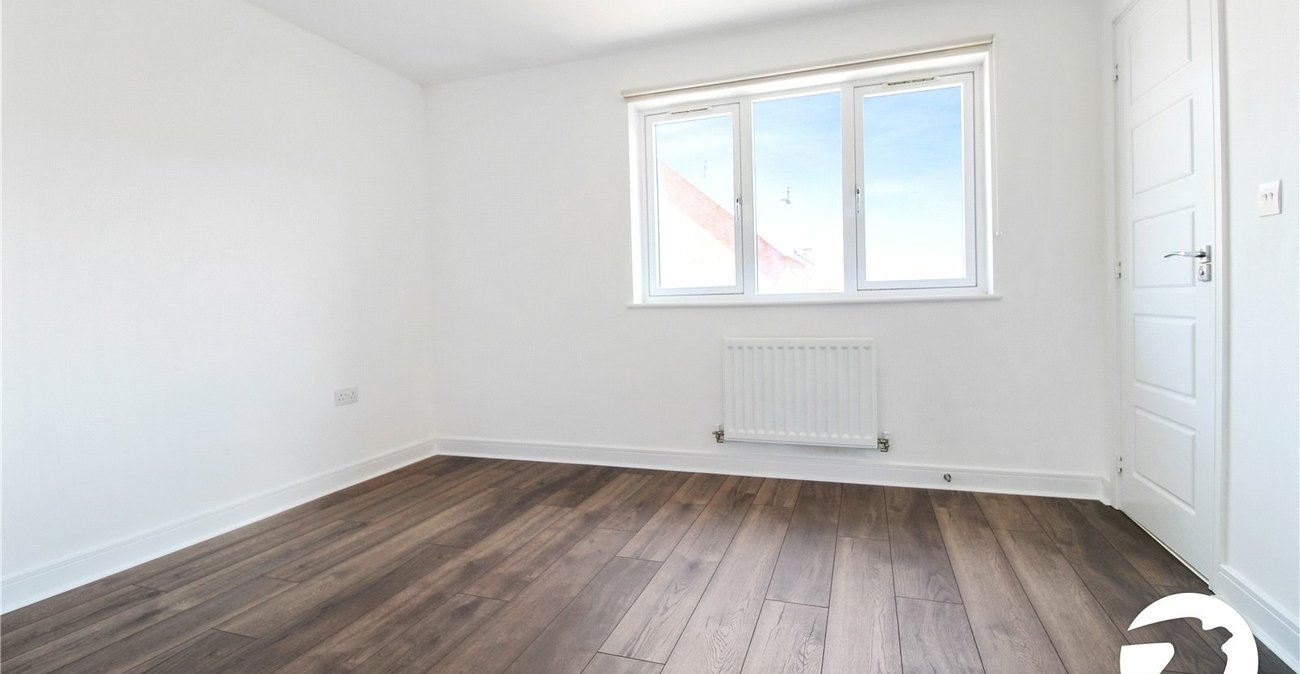 3 bedroom house to rent in Ebbsfleet Valley | Robinson Michael & Jackson