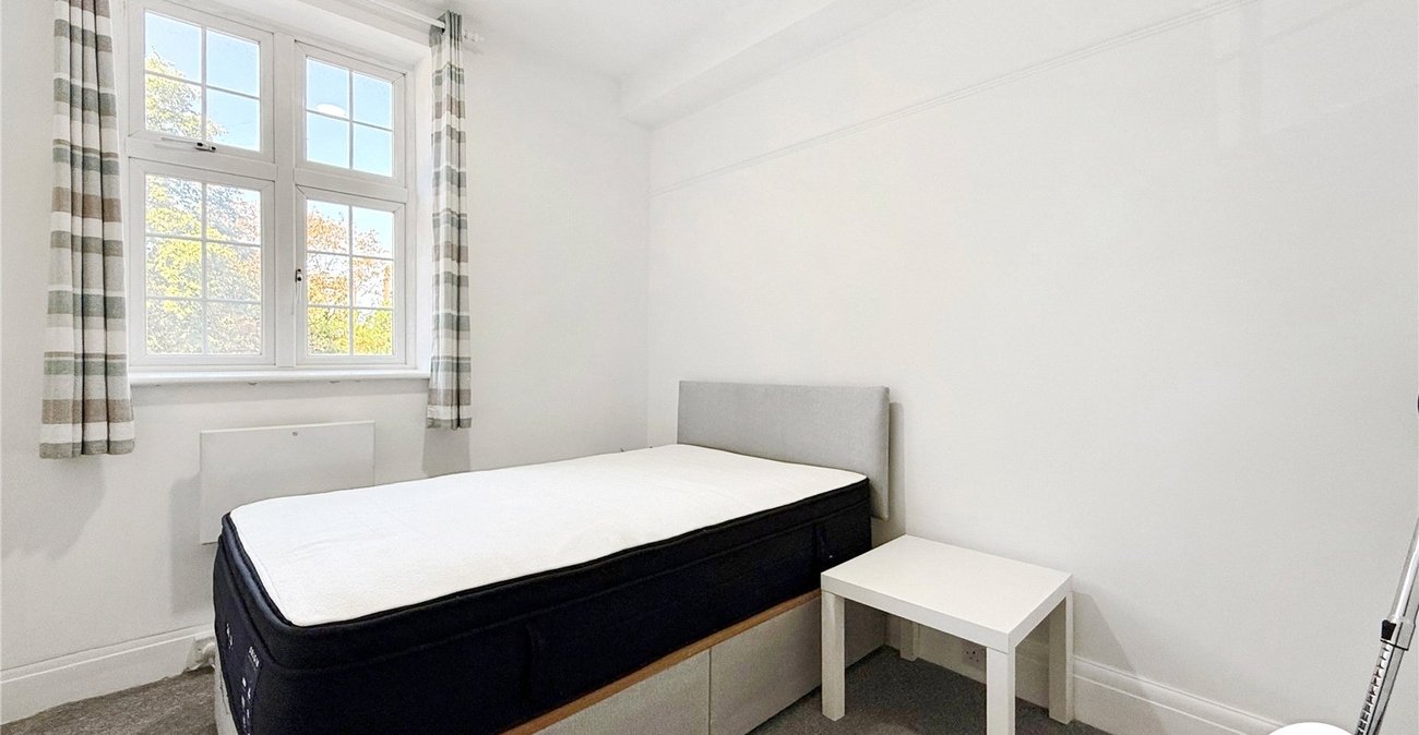 3 bedroom property to rent in London | Robinson Jackson