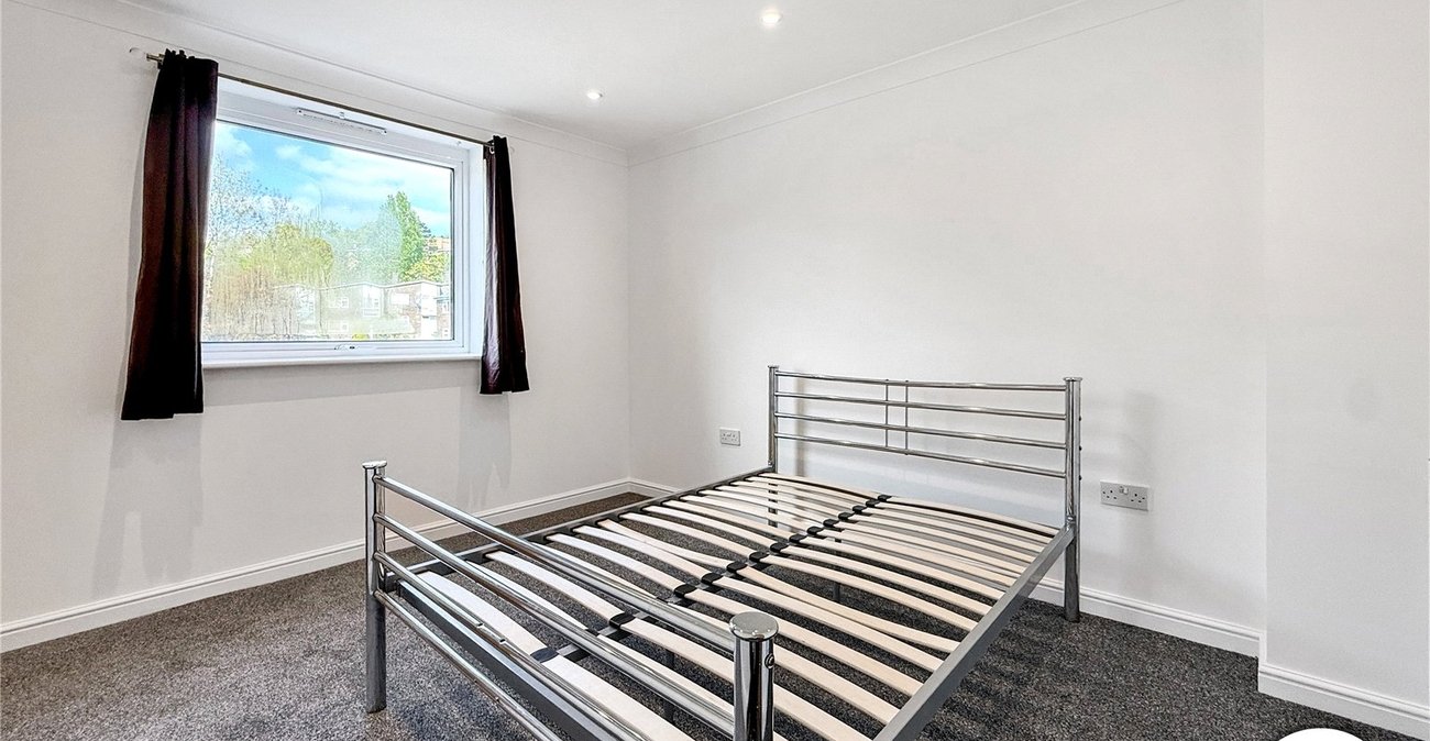 2 bedroom property to rent in Sydenham | Robinson Jackson