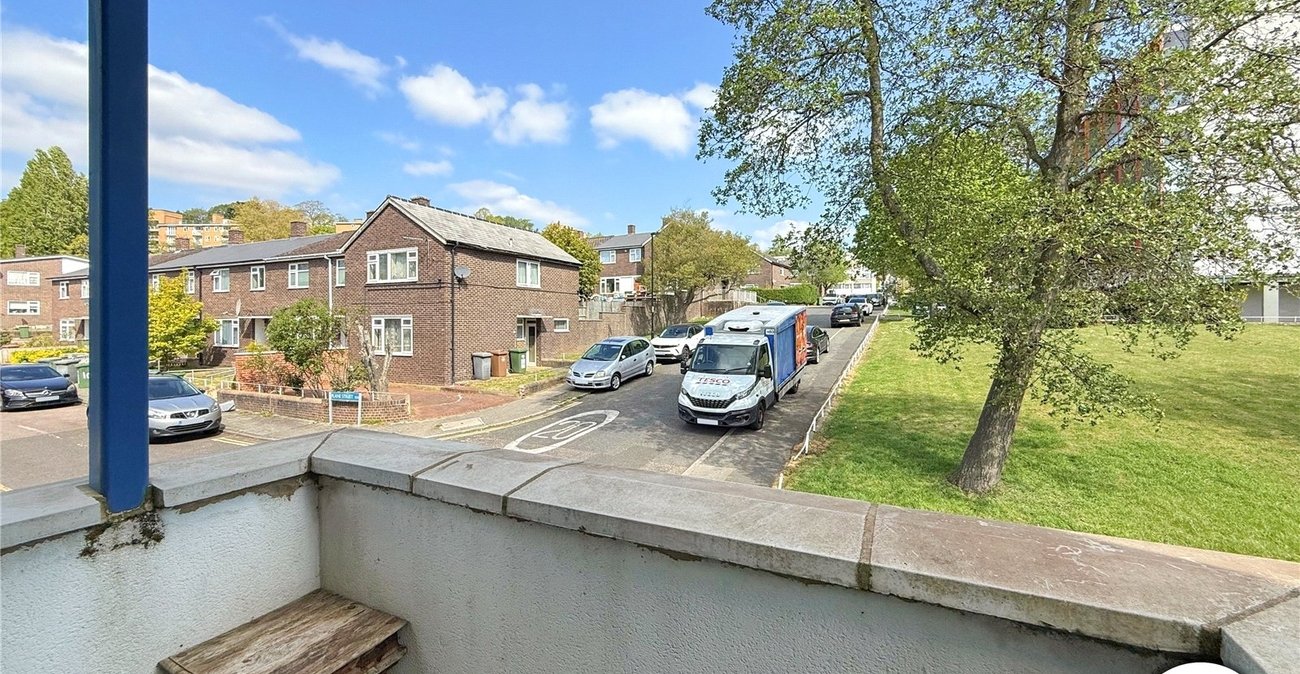 2 bedroom property to rent in Sydenham | Robinson Jackson