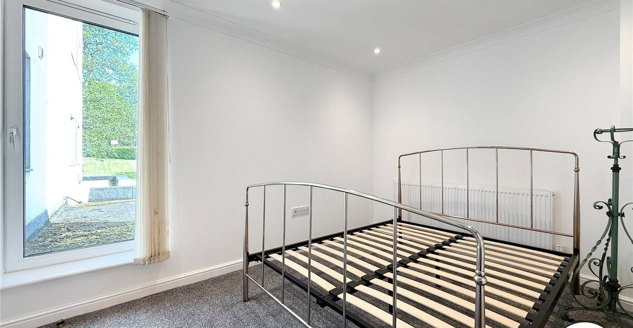 2 bedroom property to rent in Sydenham | Robinson Jackson