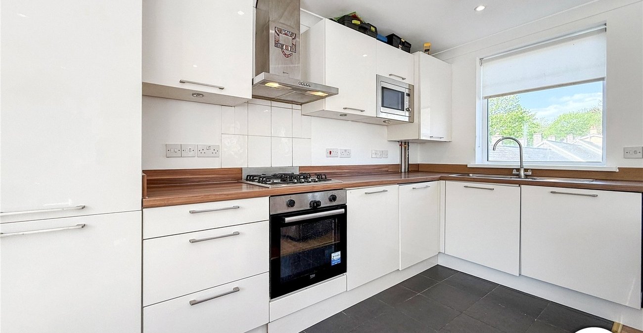 2 bedroom property to rent in Sydenham | Robinson Jackson