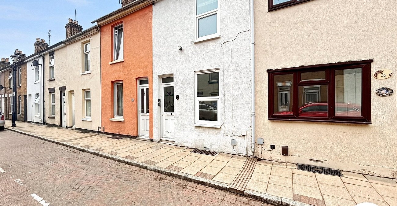 3 bedroom house to rent in Gillingham | Robinson Michael & Jackson