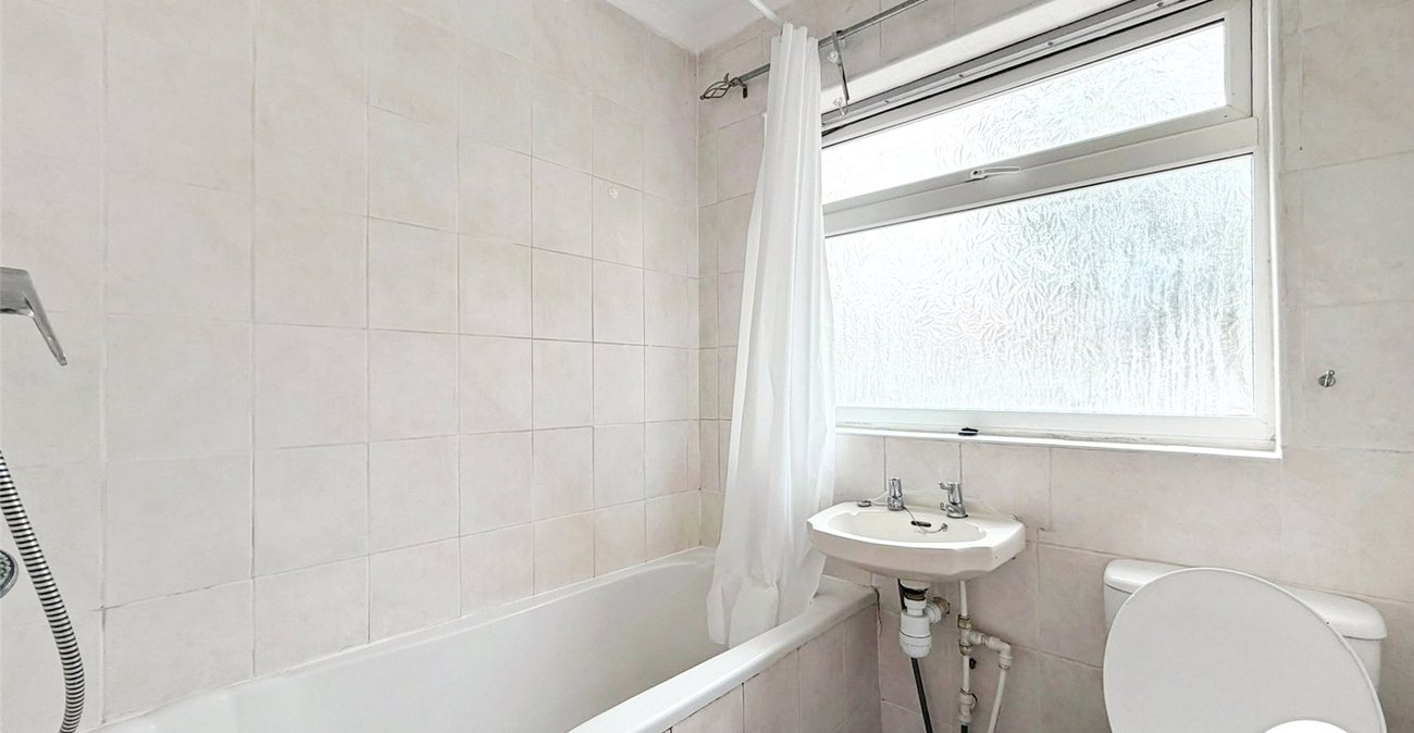 3 bedroom house to rent in Gillingham | Robinson Michael & Jackson