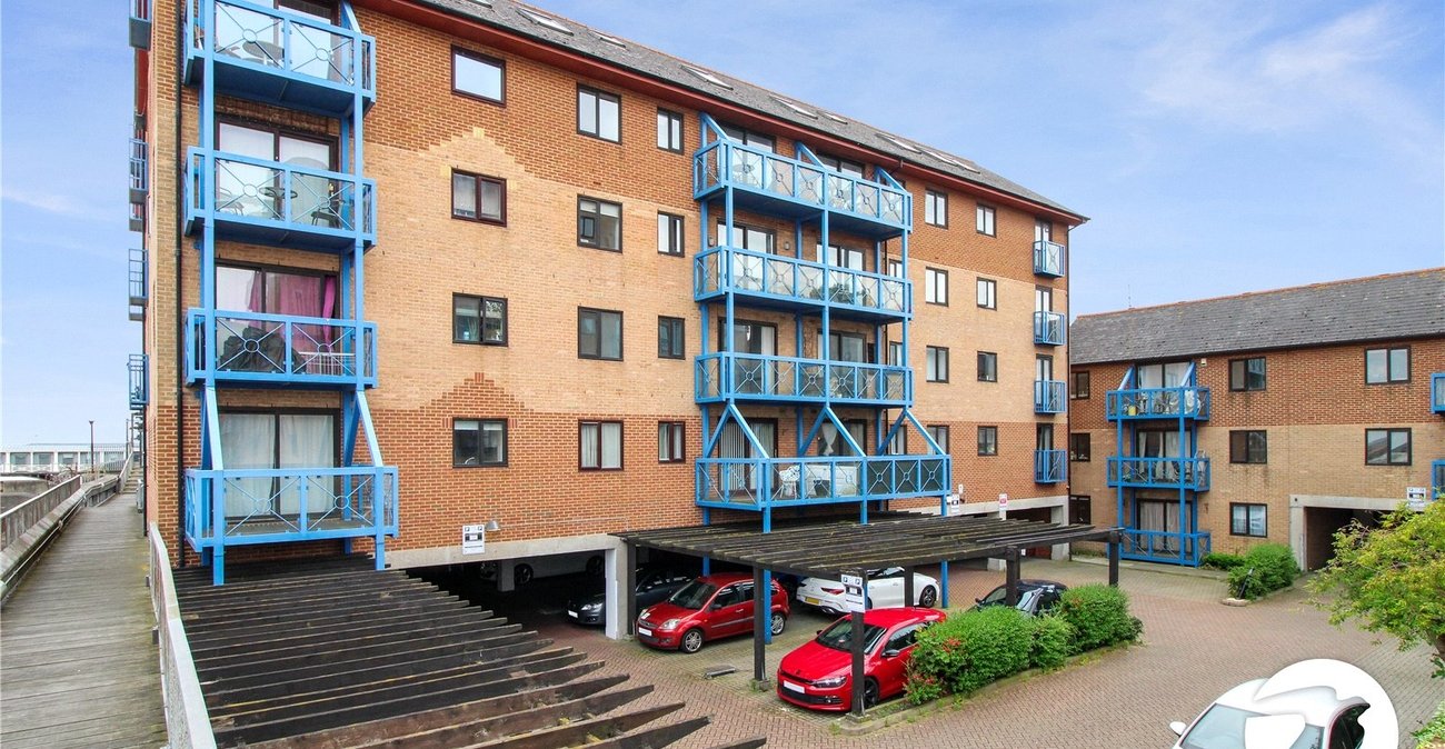 2 bedroom property to rent in Gravesend | Robinson Michael & Jackson