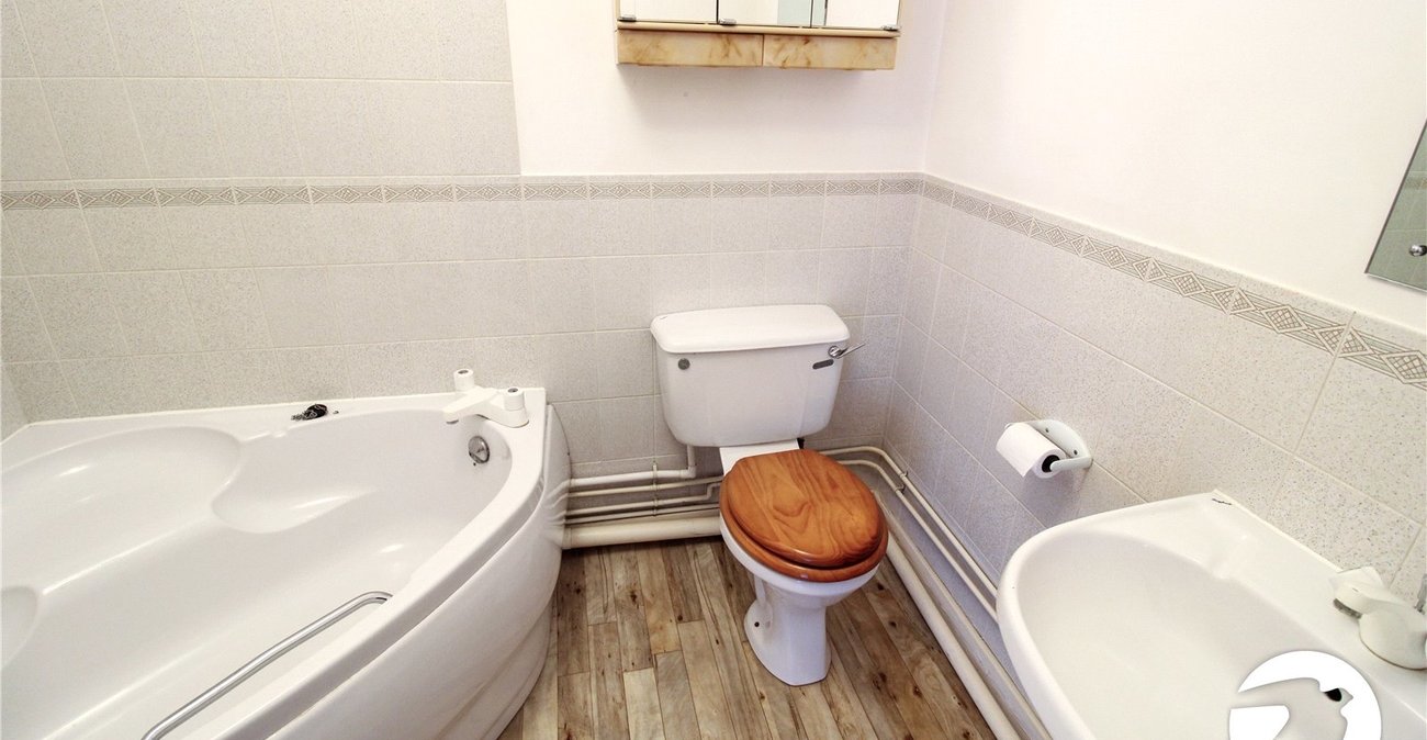 2 bedroom property to rent in Gravesend | Robinson Michael & Jackson