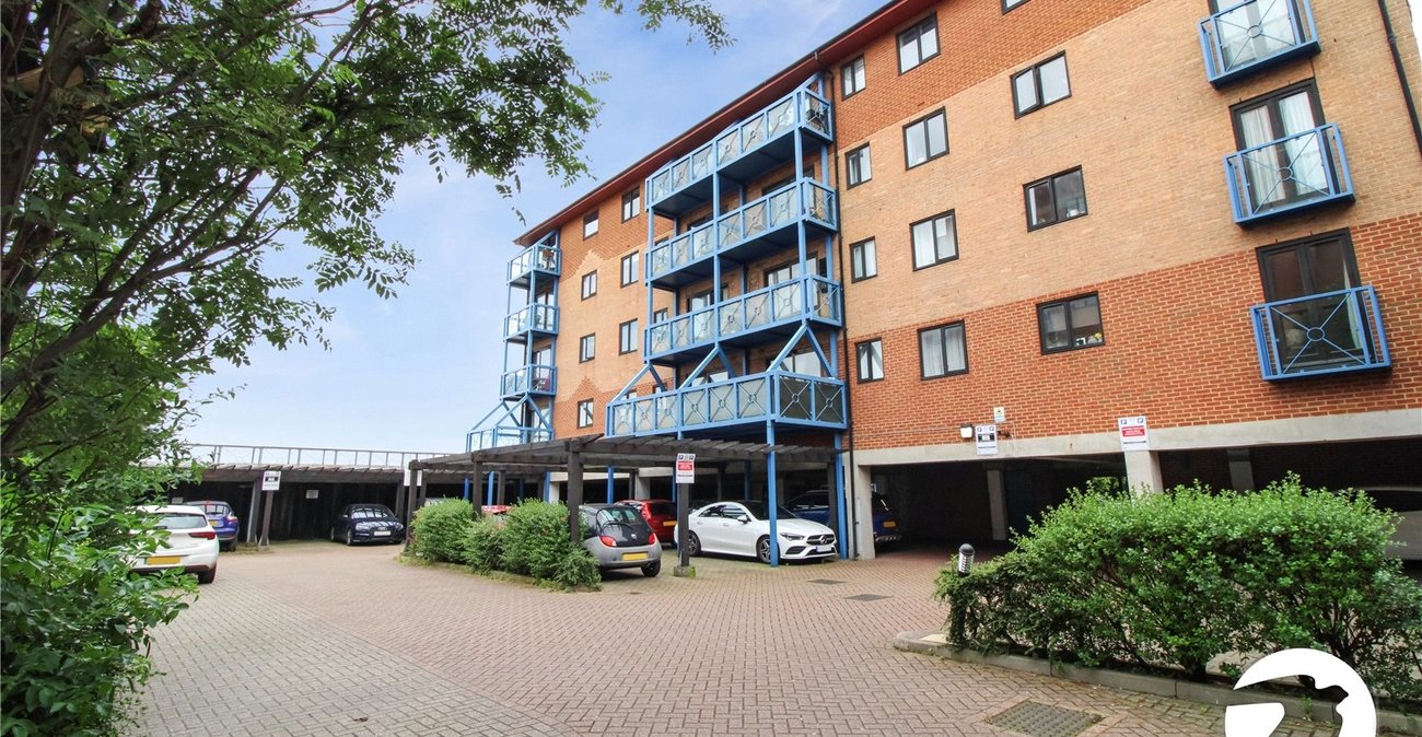 2 bedroom property to rent in Gravesend | Robinson Michael & Jackson
