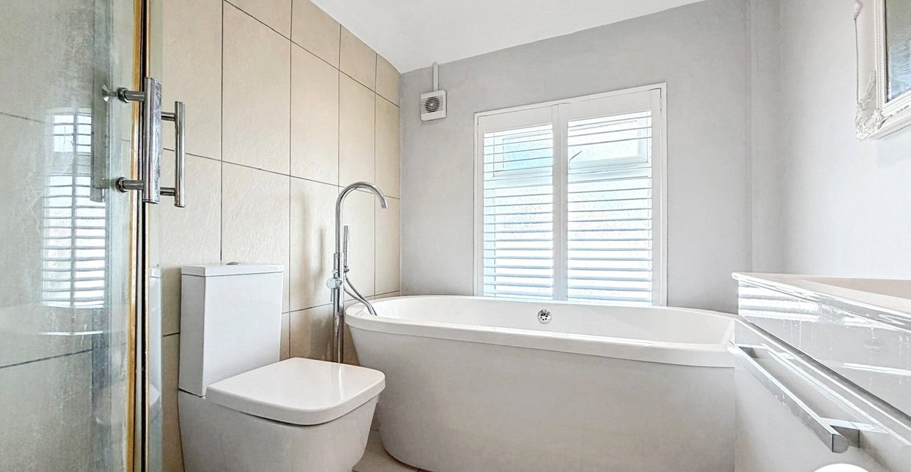 4 bedroom house to rent in Welling | 