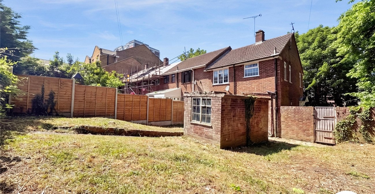 2 bedroom house to rent in Gillingham | Robinson Michael & Jackson