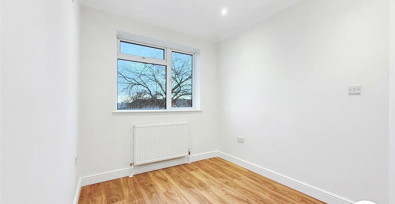 2 bedroom property to rent in London | Robinson Jackson