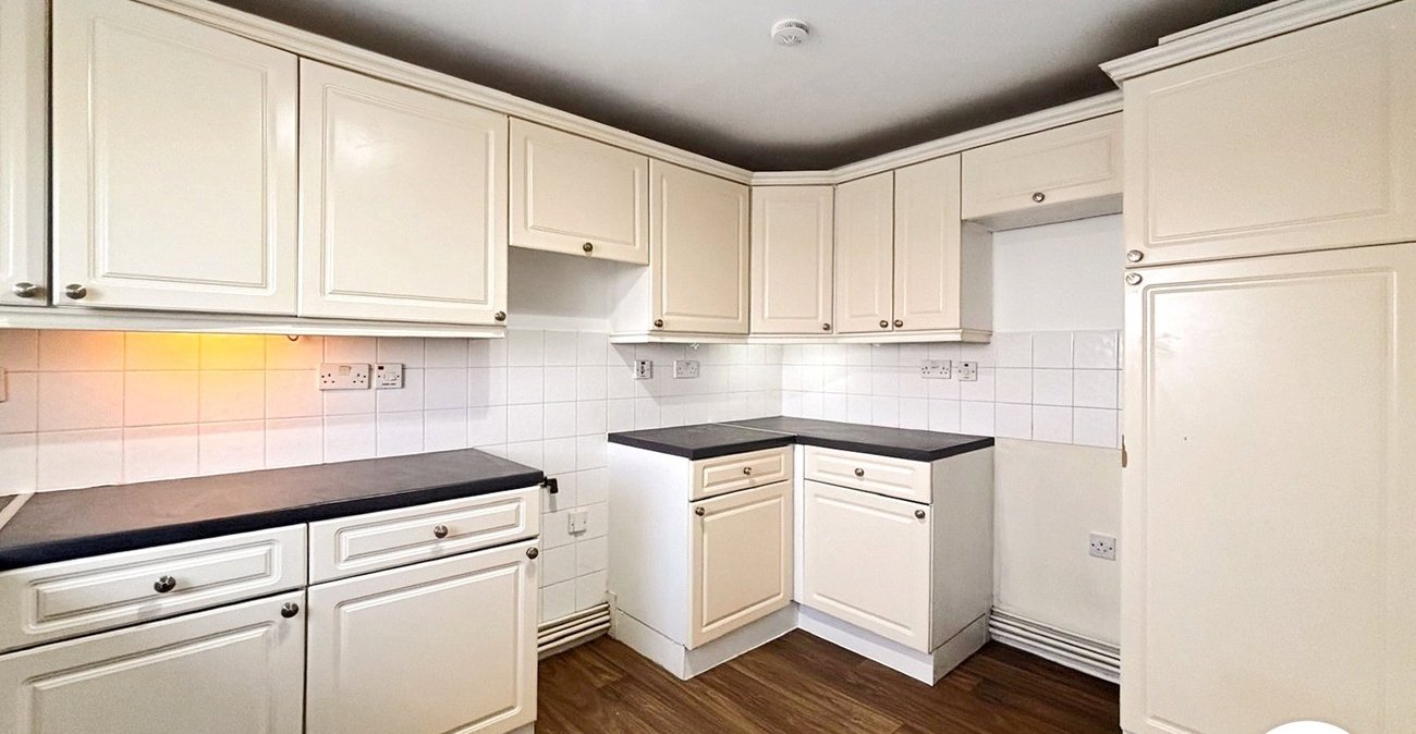 2 bedroom property to rent in Erith | Robinson Jackson