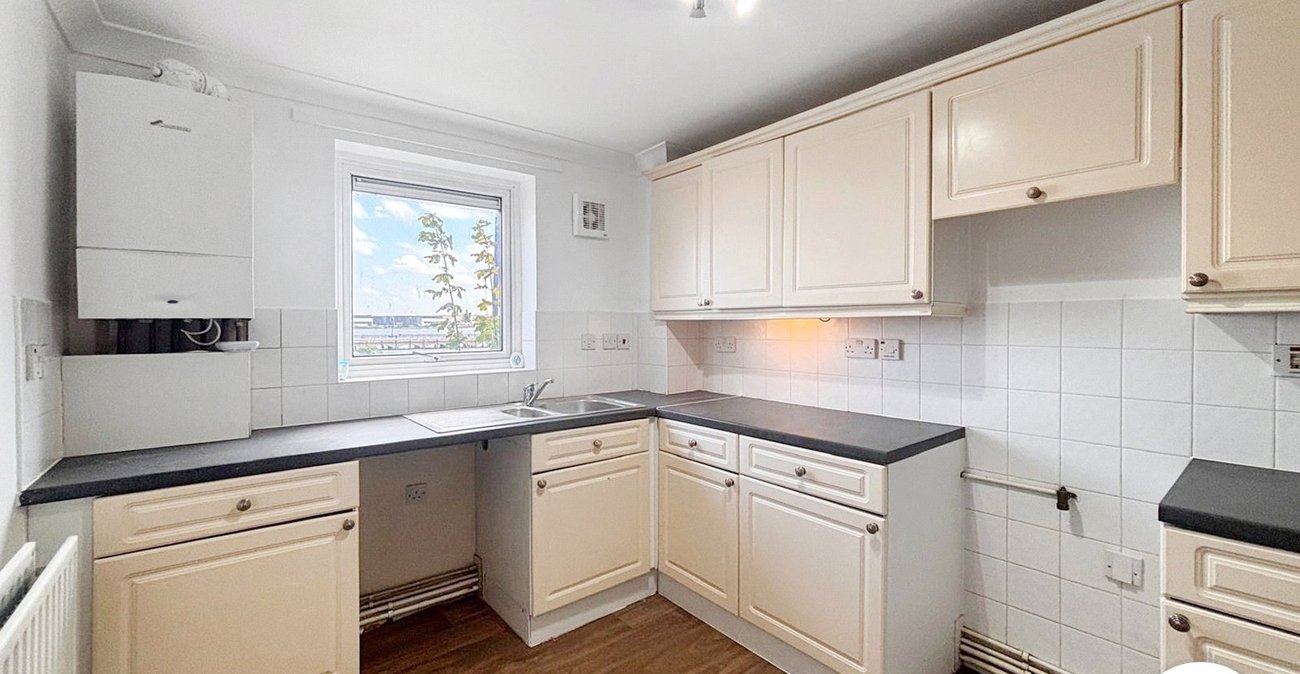 2 bedroom property to rent in Erith | Robinson Jackson