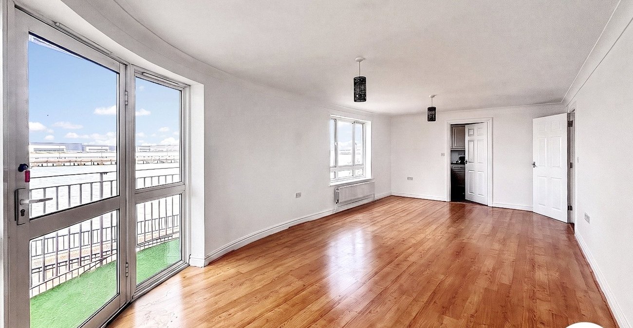 2 bedroom property to rent in Erith | Robinson Jackson