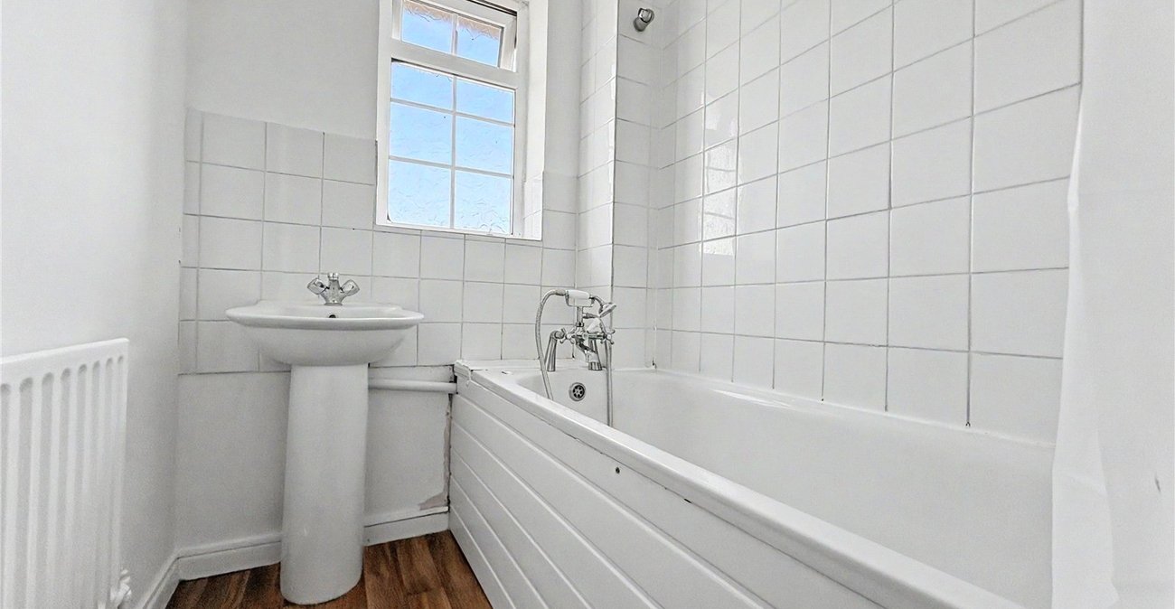 4 bedroom property to rent in Gillingham | Robinson Michael & Jackson
