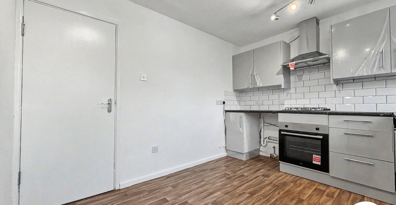 4 bedroom property to rent in Gillingham | Robinson Michael & Jackson