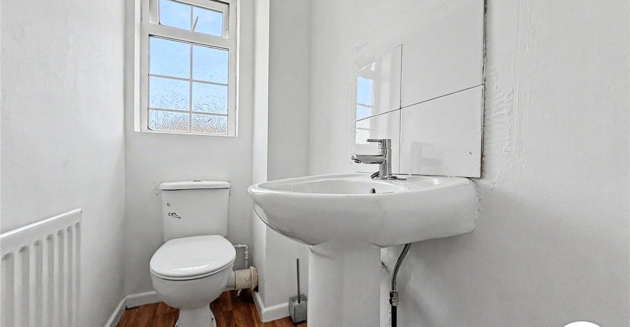 4 bedroom property to rent in Gillingham | Robinson Michael & Jackson