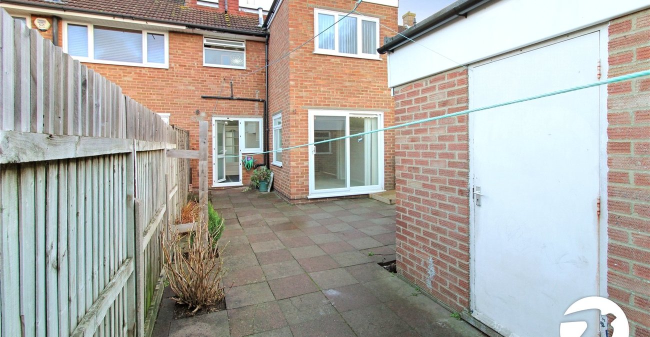 4 bedroom house to rent in Gravesend | Robinson Michael & Jackson