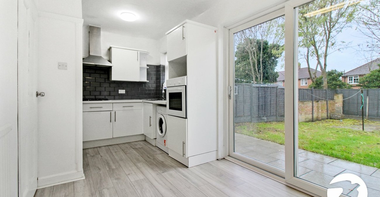 3 bedroom house to rent in Bromley | Robinson Jackson