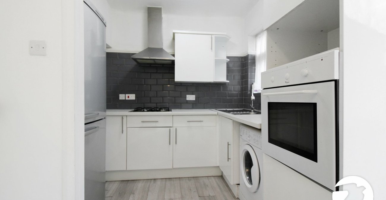 3 bedroom house to rent in Bromley | Robinson Jackson