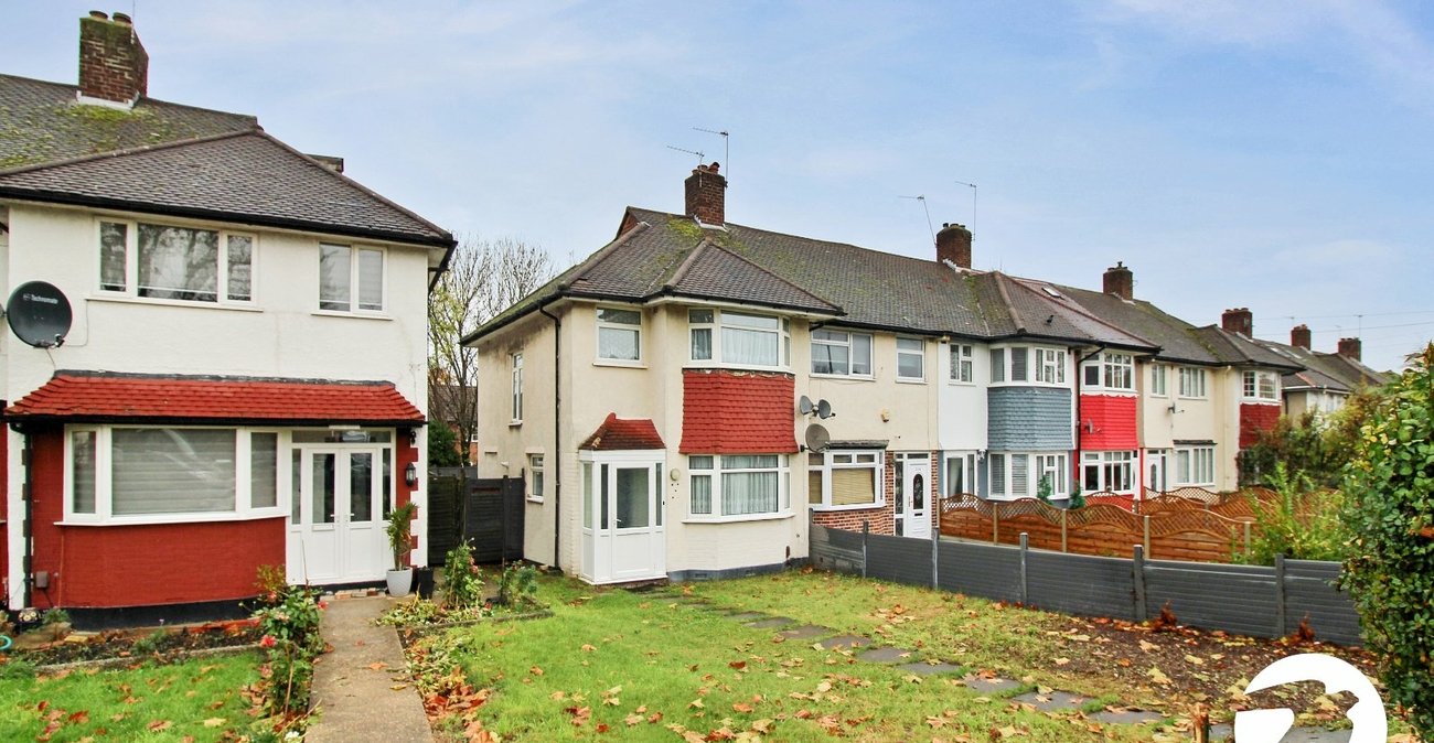 3 bedroom house to rent in Bromley | Robinson Jackson