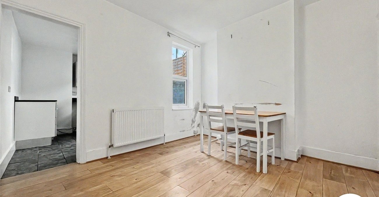 2 bedroom house to rent in Chatham | Robinson Michael & Jackson