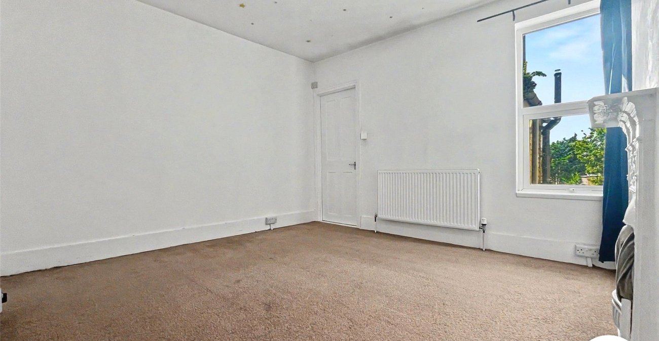 2 bedroom house to rent in Chatham | Robinson Michael & Jackson