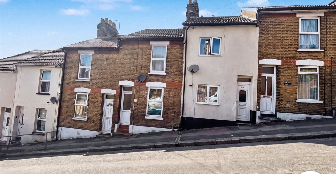 2 bedroom house to rent in Chatham | Robinson Michael & Jackson